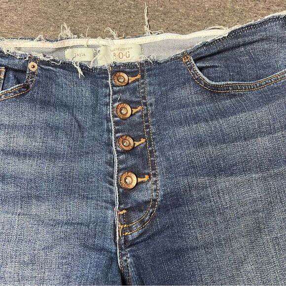 Band Of Gypsies Layla Denim Shorts - Picture 8 of 9